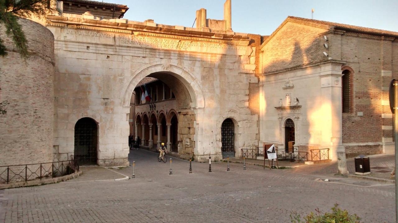 La Luna Nel Parco Fano Kültér fotó